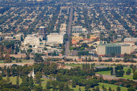 Aerial view of the Burbank cityscape at Los Angelesのeditorial素材