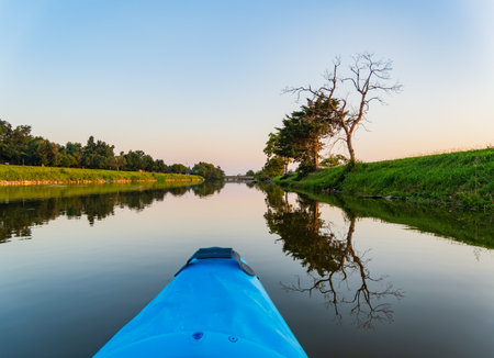 Close up shot of a blue kayak at Lake Overholser, Oklahomaの写真素材