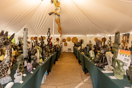 Texas, JUL 3 2023 - Art gift selling in Fort Worth Botanic Gardenのeditorial素材