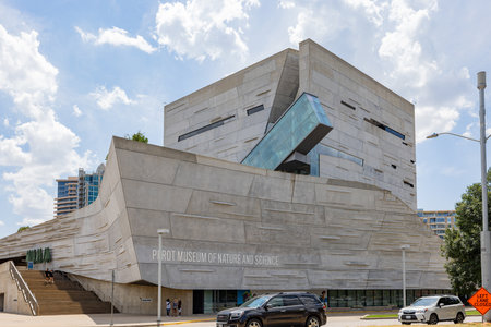 Texas, JUL 3 2023 - Sunny exterior view of the Perot Museum of Nature and Scienceのeditorial素材