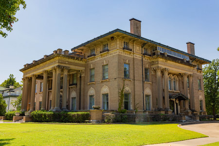 Sunny exterior view of the Hales Mansion at Oklahomaの写真素材