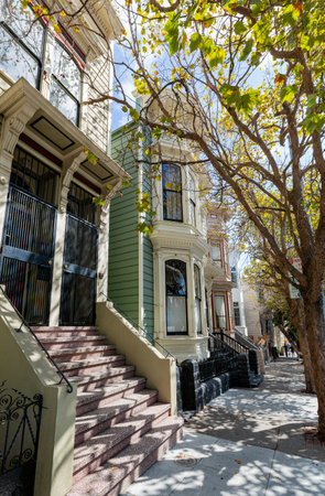San Francisco, AUG 25 2014 - Sunny view of the Victoria Buildingのeditorial素材