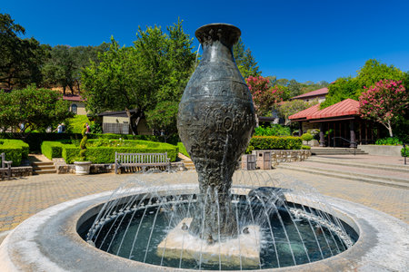 California, AUG 26 2014 - Sunny exterior view of the Beringer Vineyardsのeditorial素材