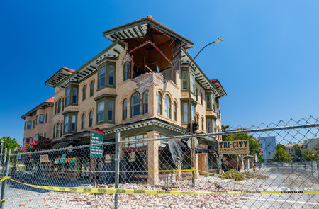 California, AUG 27 2014 - Sunny view of the South Napa earthquake damage buildingのeditorial素材