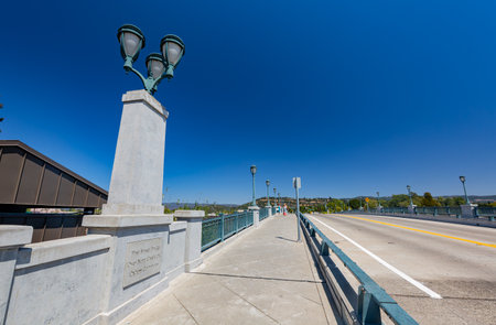 California, AUG 27 2014 - Sunny view of the Napa River Bridgeのeditorial素材