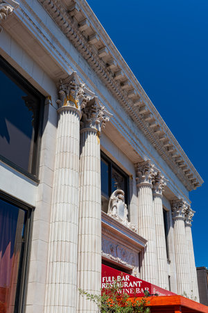 California, AUG 27 2014 - Sunny view of the South Napa earthquake damage buildingのeditorial素材
