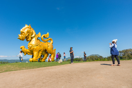 CHIANG RAI, THAILAND - JANUARY 15, 2017 : Visiting Golden Lion statueat in SINGHA PARK at Chiang Rai province, Thailandのeditorial素材
