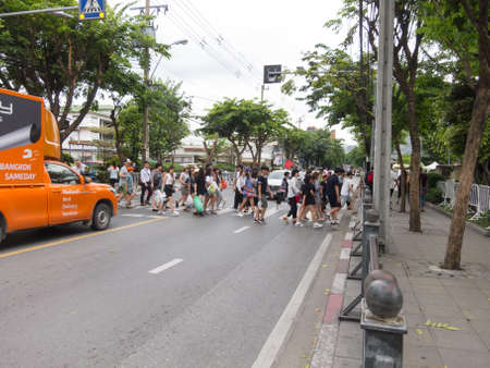 Asiatique BANGKOK,THAILAND-16 AUGUST 2018: Travelers are crossing the road. on,16 AUGUST 2018, in Thailand.のeditorial素材
