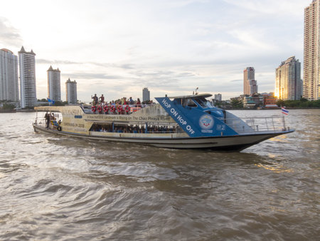 BANGKOK,THAILAND-17 SEPTEMBER 2018:Chao Phraya River in the evening and twilight. on, 17 SEPTEMBER 2018, in Thailand.のeditorial素材