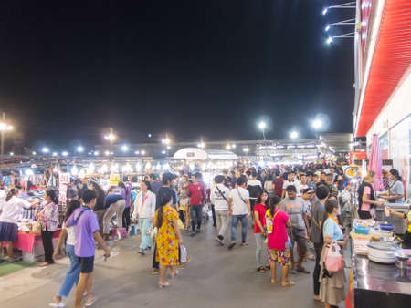 NAKHON RATCHASIMA,THAILAND-28 SEPTEMBER 2018:Save One night bazaar selling food and other things in itself in Nakhon Ratchasima Today is the end of the month to buy a lot of specialties..on28 SEPTEMBEのeditorial素材