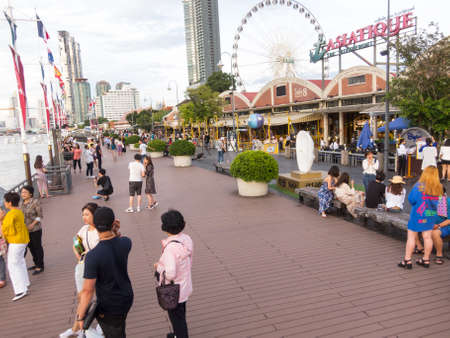 Asiatique BANGKOK,THAILAND-17 SEPTEMBER 2018: The tourists come to Bangkok to see the beautiful river Chao Phraya River in the evening and twilight. on, 17 SEPTEMBER 2018, in Thailand.のeditorial素材