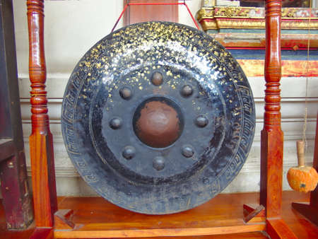 Yaowarat BANGKOK THAILAND-30 MARCH 2019:Two sides of Yaowarat Road Is Bangkok's Chinatown.on BANGKOK THAILAND-30 MARCH 2019のeditorial素材