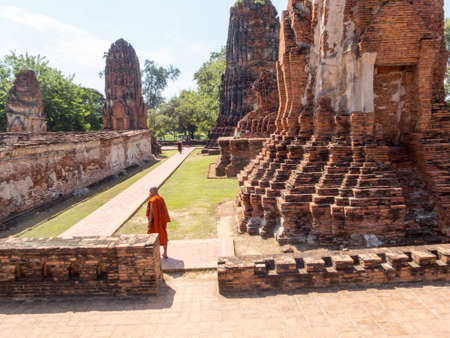 Wat Mahathat Ayutthaya,Thailand-18 OCTOBER 2018;Monks are visiting this ancient site. Ayutthaya,Thailand-18 OCTOBER 2018のeditorial素材