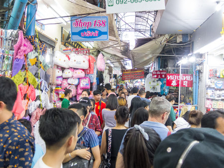 Sengpeng Market BANGKOK,THAILAND-07 SEPTEMBER 2018: Shopping and tourists are very busy and crowded...