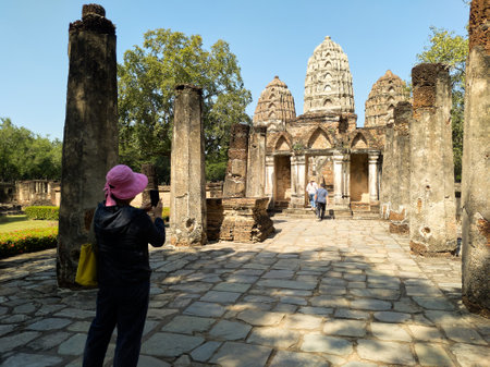 SUKHOTHAI THAILAND-28 November 2020:Wat Si Sawai Temple (Sukhothai Historical Park)world heritage site Located about 350 meters south of Wat Mahathat, an important historical site located in Kamphaeng Phet. Consists of 3 prangs.のeditorial素材