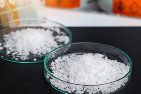 sodium powder used in laboratory test or industry