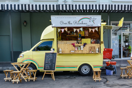 Bangkok, Thailand 25 July,2015: People order meal from food trucks at Food Truck Fair in Bangkok.のeditorial素材