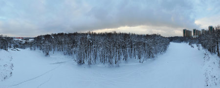 180 lake panorama in the forest