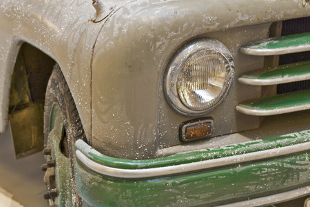 Old Jeep - The fender of an old disused green trucks.の写真素材
