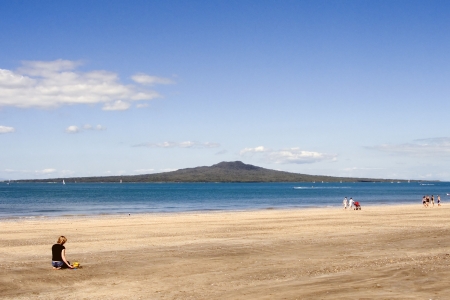 Rangitoto Island viewed from Takapuna Beachの写真素材