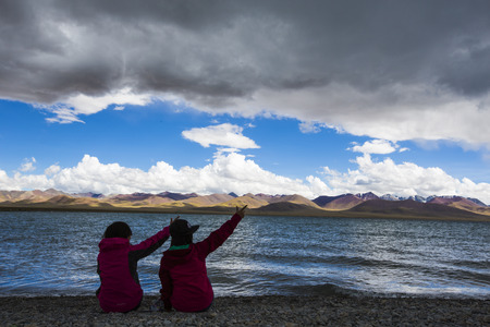 The plateau lakes in Nam Co and the coupleのeditorial素材