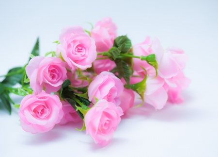 pink artificial roses bouquetの写真素材