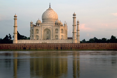 Taj Mahal in Agra, India の写真素材