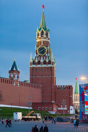 MOSCOW, RUSSIA - APRIL 30, 2018: View of the Spasskaya Tower of the Moscow Kremlin and the Bolshoy Moskvoretsky Bridge from Moskvoretsky Street.  Before sunsetのeditorial素材