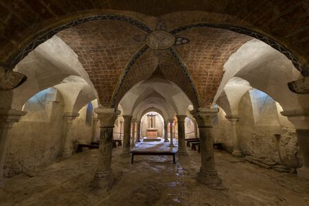 Vezelay, France - July 29, 2018: Crypt of the romanesque abbey of Vezelay in Yonne, France.のeditorial素材