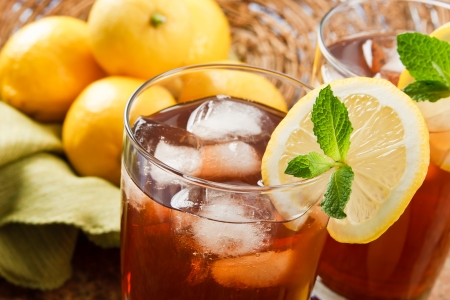 Refreshing iced tea makes a perfect drink on a hot summer dayの写真素材