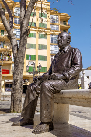 MALAGA, SPAIN - MAY 01:Pablo picasso statue shown on may 01, 2013 in Malaga, Spain, his home town. This year is the fortieth anniversary oh the death of this famous painter, founder of cubism.のeditorial素材