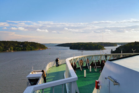 View from the open deck of ferry, floating among the skerries off the coast of Finlandのeditorial素材