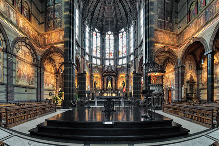 AMSTERDAM, NETHERLANDS - JANUARY 25, 2017: Chancel and altar of St. Nicholas Basilica (Nicolaaskerk), the city's major Catholic church. The church was built in 1884-1887 by design of Adrianus Bleijs.のeditorial素材