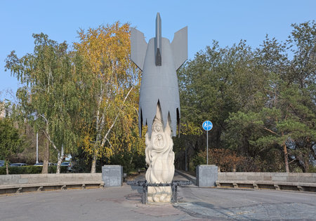 VOLGOGRAD, RUSSIA - OCTOBER 18, 2017: Monument to Civilian Casualties of Battle of Stalingrad by sculptor Nadezhda Pavlovskaya and architect Valentin Kalinichenko. It was unveiled on May 9, 1995.のeditorial素材