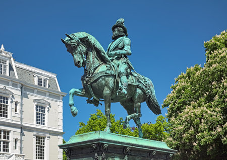 Equestrian statue of William I, Prince of Orange on the Noordeinde street in The Hague, Netherlands. The statue by the French sculptor Emilien de Nieuwerkerke was unveiled on November 17, 1845.のeditorial素材