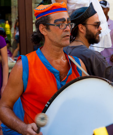 HAVANA-JULY 11:Musician in Old Havana July 11,2012 in Havana.Traditional artists playing in the old city help to give this area the colorful atmosphere that attracts over 1 million tourists a yearのeditorial素材