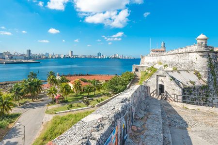 The fortress of El Morro in Havana with a view of the city skylineのeditorial素材