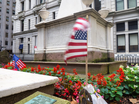 The grave of Alexander Hamilton at the Trinity Church Cemetery in New York Cityのeditorial素材