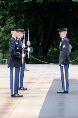 Changing of the guard at the Tomb of the Unknown Soldier at Arlington National Cemeteryのeditorial素材