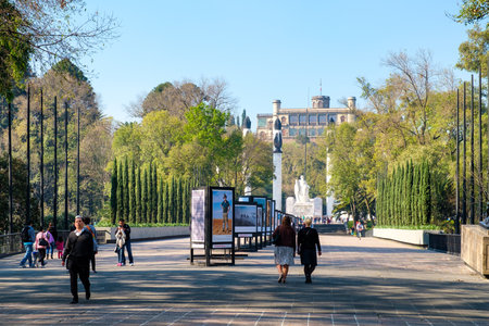 Entrance of Chapultepec Park in Mexico City with the castle on the backgroundのeditorial素材