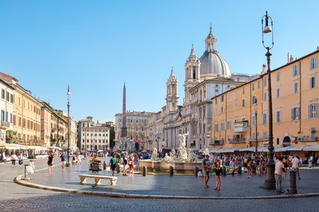 Piazza Navona on a beautiful summer day in Romeのeditorial素材