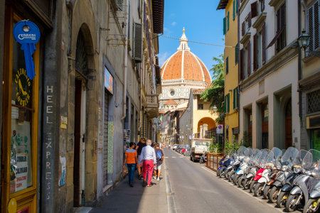 Urban scene in Florence with a view of the Basilica di Santa Maria del Fioreのeditorial素材