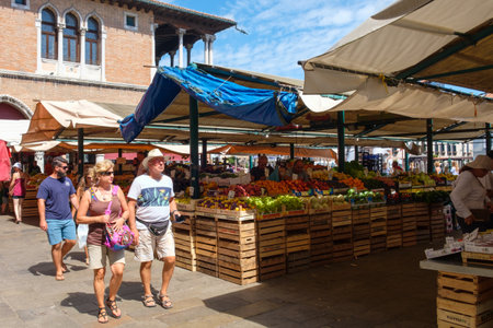 Traditional market selling fruit and vegetables on the city of Veniceのeditorial素材
