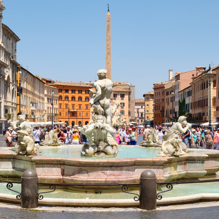 Piazza Navona in Rome on a beautiful summer dayのeditorial素材