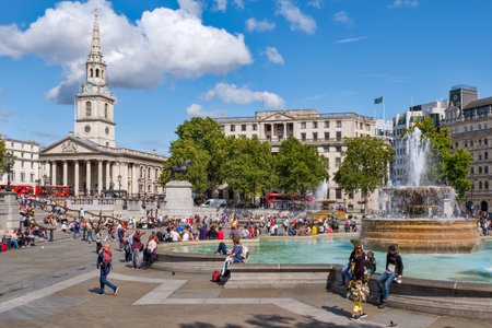 Trafalgar Square  in London on a beautiful summer dayのeditorial素材