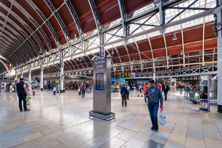 Paddington train station in Londonのeditorial素材