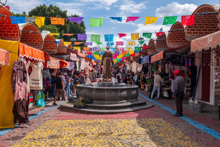 El Parian , the largest traditional handicraft market in Puebla, Mexicoのeditorial素材