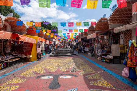 El Parian , the largest traditional handicraft market in Puebla, Mexicoのeditorial素材