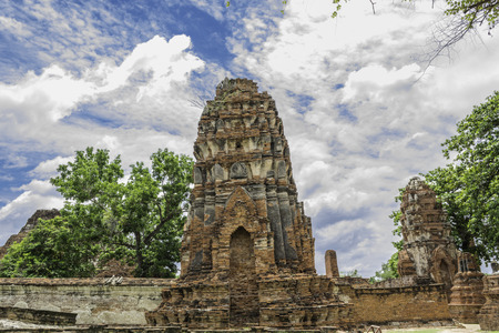 Old Beautiful Thai Temple wat Mahathat, Ayutthaya Historical Park, Ayutthaya, Thailandの写真素材