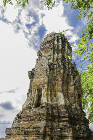 Old Beautiful Thai Temple wat Mahathat, Ayutthaya Historical Park, Ayutthaya, Thailandの写真素材